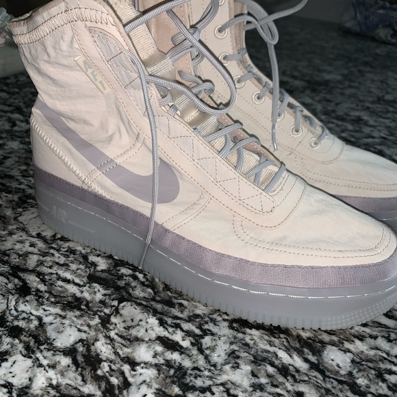 Nike Wmn’s Air Force 1 High Shell “Sail” - Picture 5 of 9
